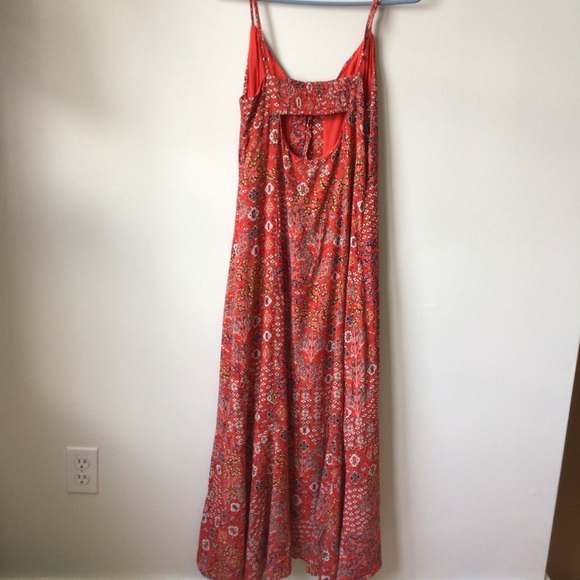 Abel the Label Lola dress, ruffle hem. Back cutout. - Picture 7 of 11